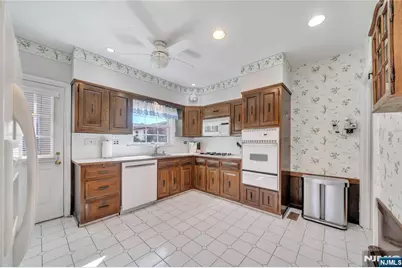 431 Van Renssalaer Court, Ridgefield, NJ 07657 - Photo 7