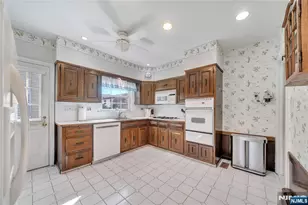 431 Van Renssalaer Ct, Ridgefield, NJ 07657 - Photo 7