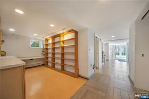 431 Van Renssalaer Ct, Ridgefield, NJ 07657 - Photo 33