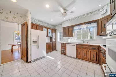 431 Van Renssalaer Court, Ridgefield, NJ 07657 - Photo 9