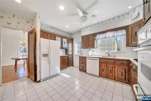 431 Van Renssalaer Ct, Ridgefield, NJ 07657 - Photo 9