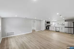341 Diamond Bridge Ave 2, Hawthorne, NJ 07506 - Photo 3