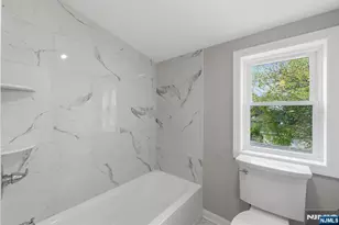 341 Diamond Bridge Ave 2, Hawthorne, NJ 07506 - Photo 11