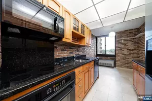 200 Winston Dr 401, Cliffside Park, NJ 07010 - Photo 13