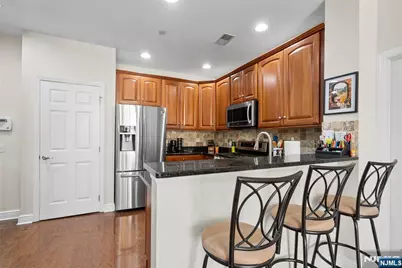 7400 River Road 401 #401, North Bergen, NJ 07047 - Photo 5