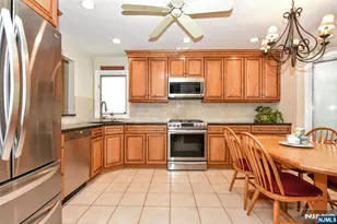 227 Westervelt Ln, Mahwah, NJ 07430 - Photo 11