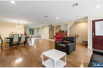 17 Skymark Court, Upper Saddle River, NJ 07458 - Photo 3