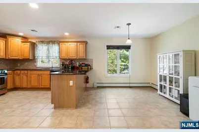 17 Skymark Court, Upper Saddle River, NJ 07458 - Photo 11