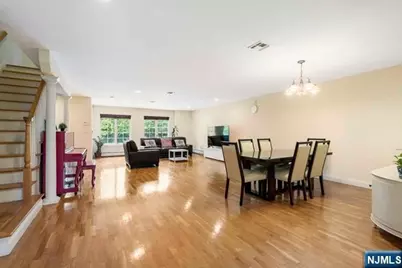 17 Skymark Court, Upper Saddle River, NJ 07458 - Photo 5