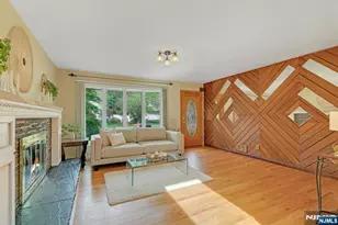 28 Pitcairn Ave, Ho Ho Kus, NJ 07423 - Photo 5