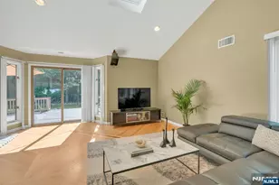 28 Pitcairn Ave, Ho Ho Kus, NJ 07423 - Photo 9