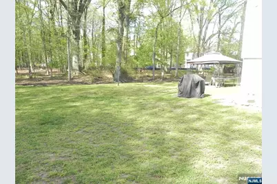 16 Seiler Court, Little Ferry, NJ 07643 - Photo 13