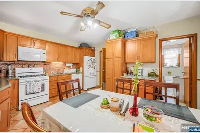 172 Chestnut Street, Newark, NJ 07105 - Photo 7