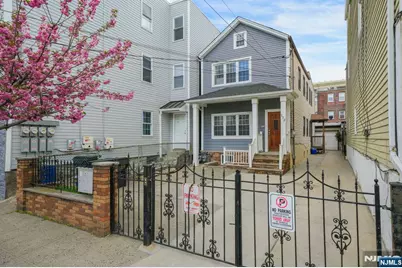 172 Chestnut Street, Newark, NJ 07105 - Photo 1