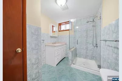 172 Chestnut Street, Newark, NJ 07105 - Photo 29