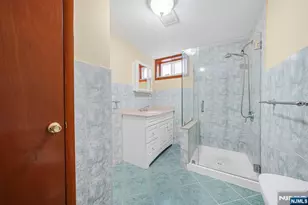 172 Chestnut St, Newark, NJ 07105 - Photo 29