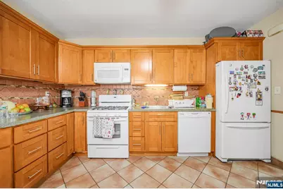 172 Chestnut Street, Newark, NJ 07105 - Photo 5