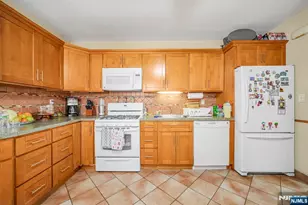 172 Chestnut St, Newark, NJ 07105 - Photo 5