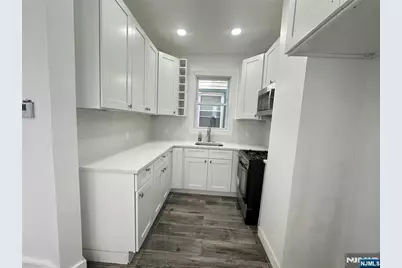 176 Lake Avenue 2 #2, Clifton, NJ 07011 - Photo 13