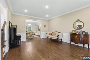 4 Leoson Pkwy, Old Tappan, NJ 07675 - Photo 9