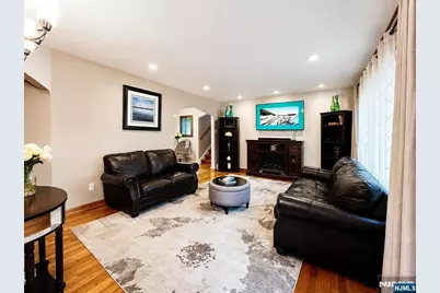 321 Maplewood Drive, Paramus, NJ 07652 - Photo 3