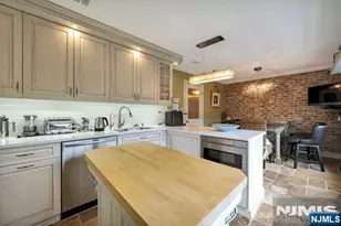 549 Windsor Dr 549, Palisades Park, NJ 07650 - Photo 13