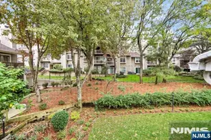 549 Windsor Dr 549, Palisades Park, NJ 07650 - Photo 23