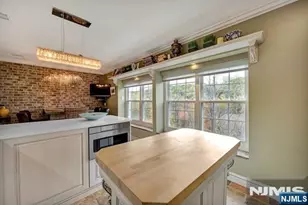 549 Windsor Dr 549, Palisades Park, NJ 07650 - Photo 15