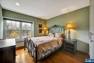 549 Windsor Dr 549, Palisades Park, NJ 07650 - Photo 17