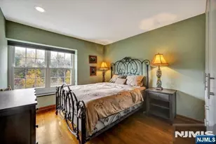 549 Windsor Dr 549, Palisades Park, NJ 07650 - Photo 17