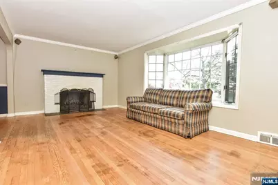 255 Park Avenue, Allendale, NJ 07401 - Photo 5