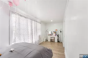 100 Washington Pl, Teaneck Township, NJ 07666 - Photo 7