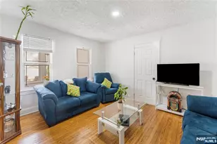 100 Washington Pl, Teaneck Township, NJ 07666 - Photo 5