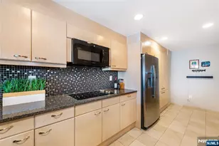 1360 Hamburg Turnpike 402, Wayne, NJ 07470 - Photo 13