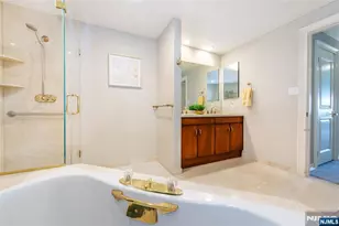 1360 Hamburg Turnpike 402, Wayne, NJ 07470 - Photo 19