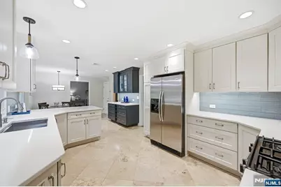 118 Manito Avenue, Oakland, NJ 07430 - Photo 13