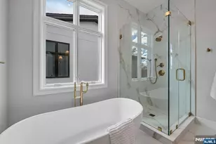 2447 Camner St, Fort Lee, NJ 07024 - Photo 29