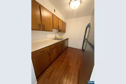 740 Mill Street E8 #E8, Belleville, NJ 07109 - Photo 11