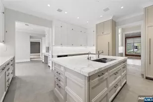 351 Lewelen Cir, Englewood, NJ 07631 - Photo 19