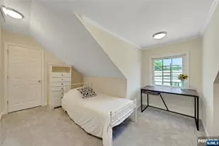20 Florence Pl, Elmwood Park, NJ 07407 - Photo 19