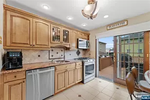 425 Victor St, Saddle Brook Township, NJ 07663 - Photo 25