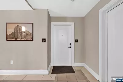 974 Summit, Newark, NJ 07307 - Photo 11
