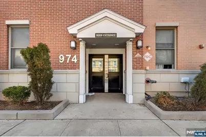 974 Summit, Newark, NJ 07307 - Photo 9