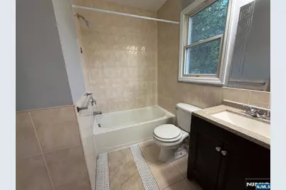 33 N York Street, Paterson, NJ 07524 - Photo 9