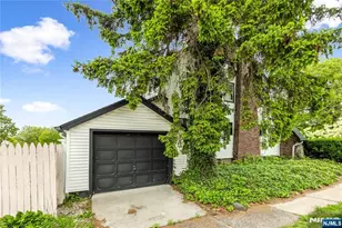 384 Woods Rd, Teaneck Township, NJ 07666 - Photo 17