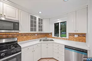 452 Harriot Ave, Harrington Park, NJ 07640 - Photo 7