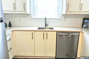 292 Wiley Pl, Wyckoff Township, NJ 07481 - Photo 3