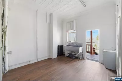 153 Sterling Avenue 1st Floor #1st floor, Jersey City, NJ 07305 - Photo 11