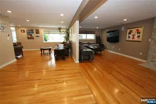 7 Stuart St, Waldwick, NJ 07463 - Photo 7