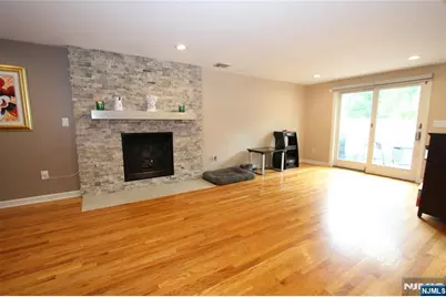 7 Stuart Street, Waldwick, NJ 07463 - Photo 9